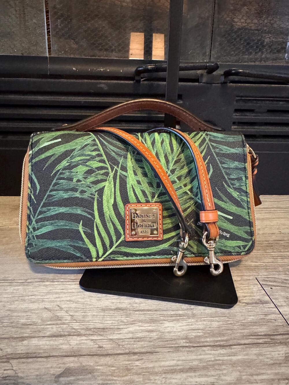 Dooney & Bourke Green Palm Leaf Crossbody Wallet Purse Brown Leather Accents